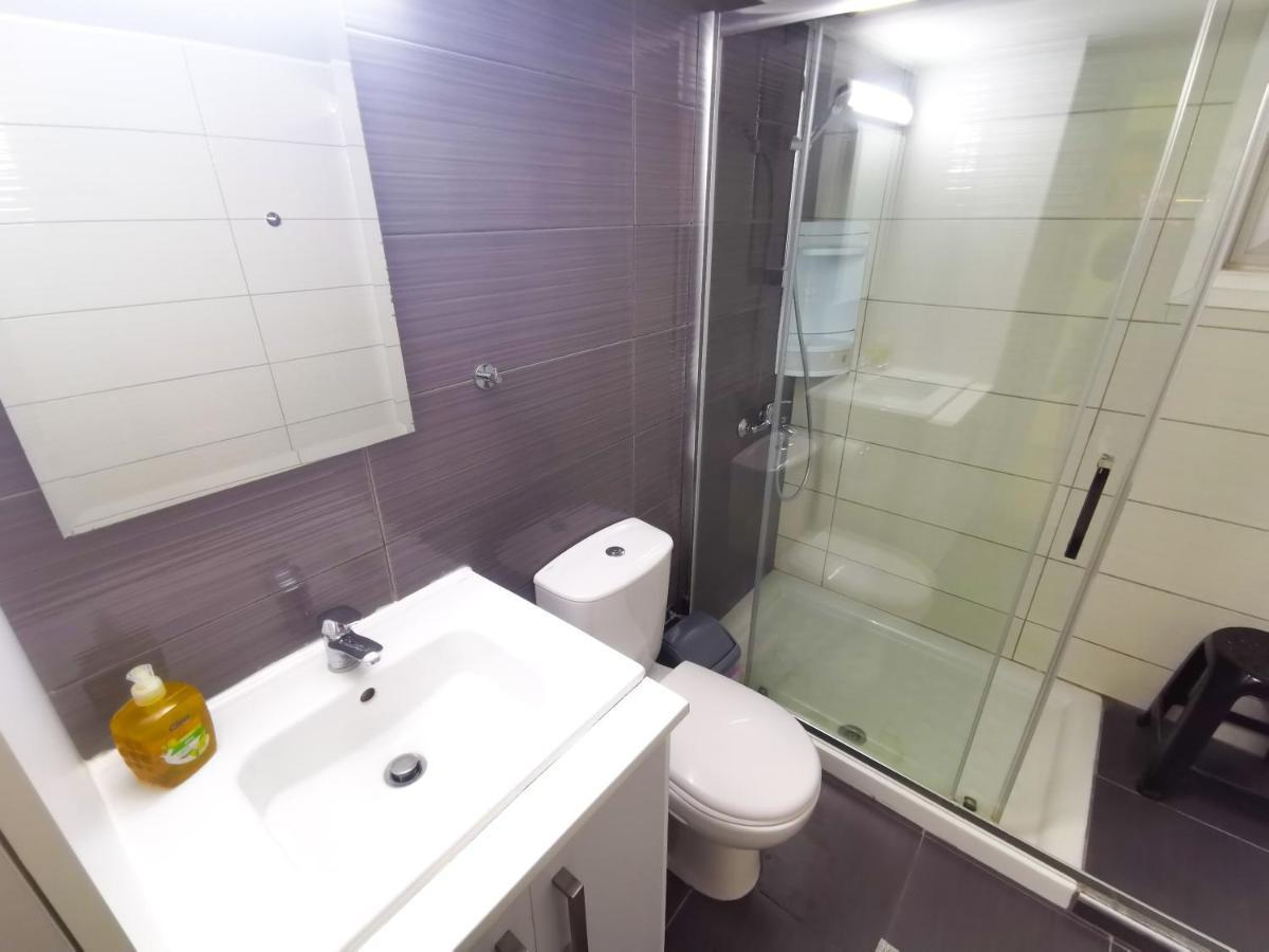 Beach-A-Holic Apartment, 2 Min Distance From Larnaca Marina 외부 사진